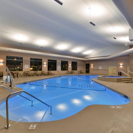 Holiday Inn Express Breezewood By Ihg Exterior photo