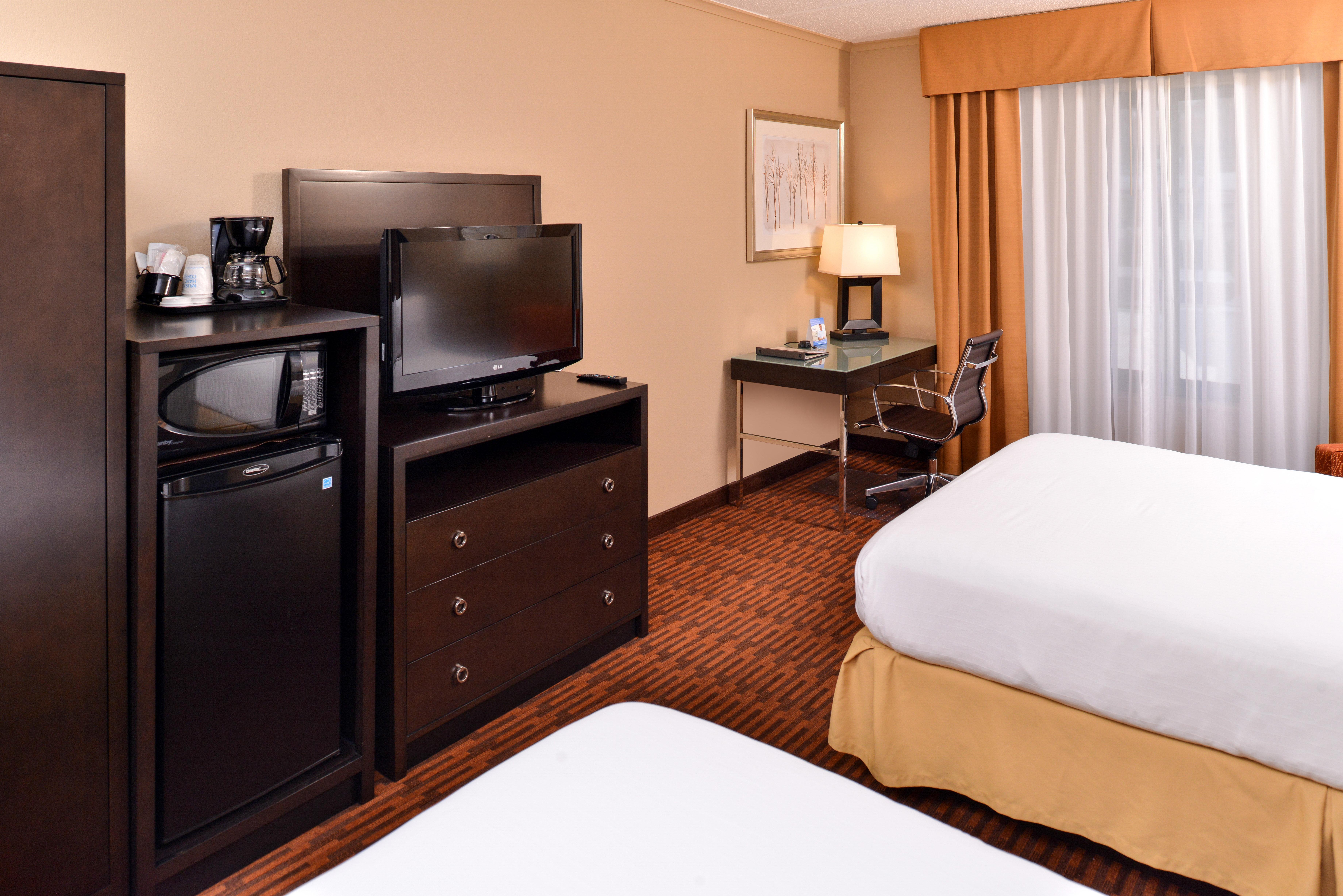 Holiday Inn Express Breezewood By Ihg Exterior photo