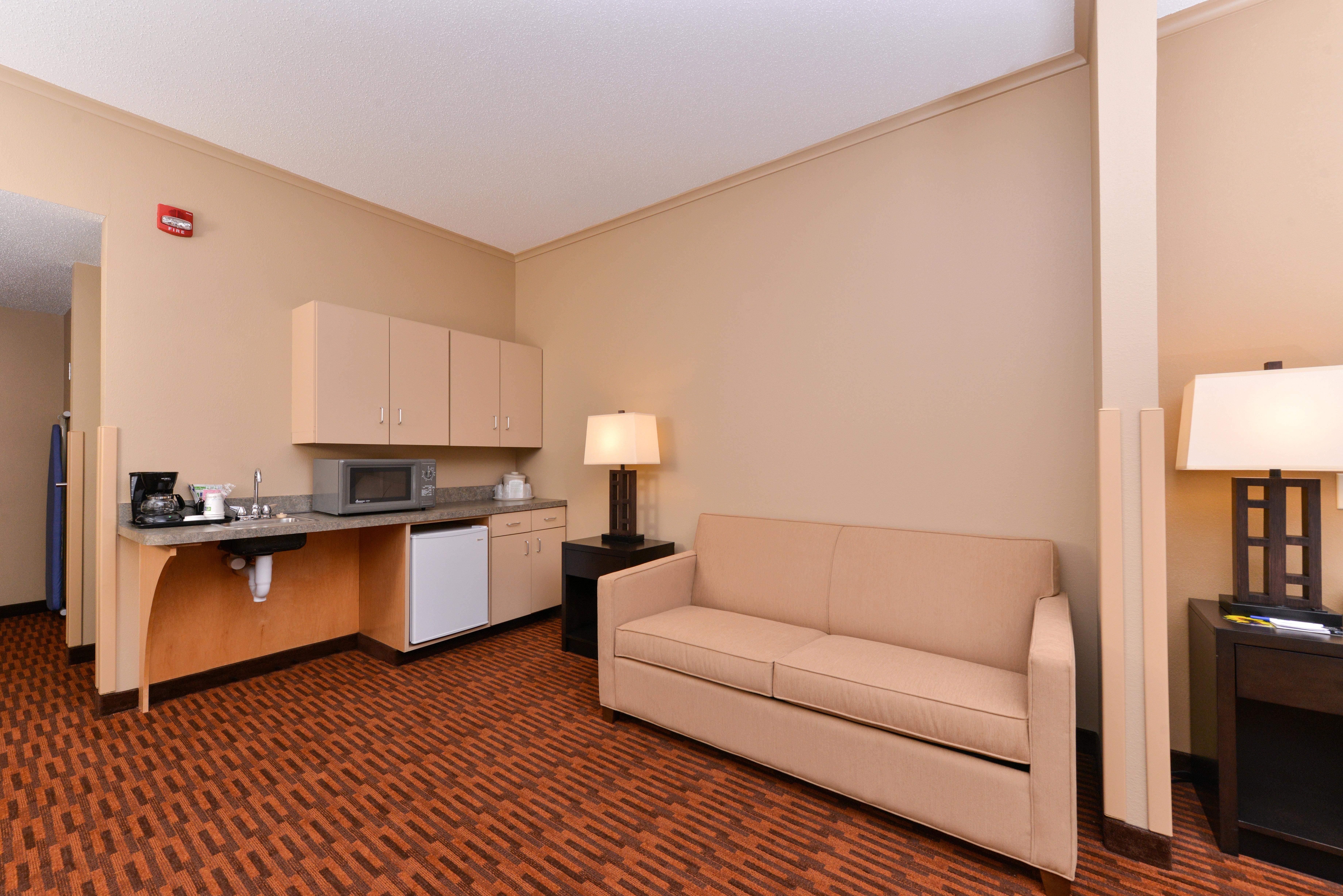 Holiday Inn Express Breezewood By Ihg Exterior photo