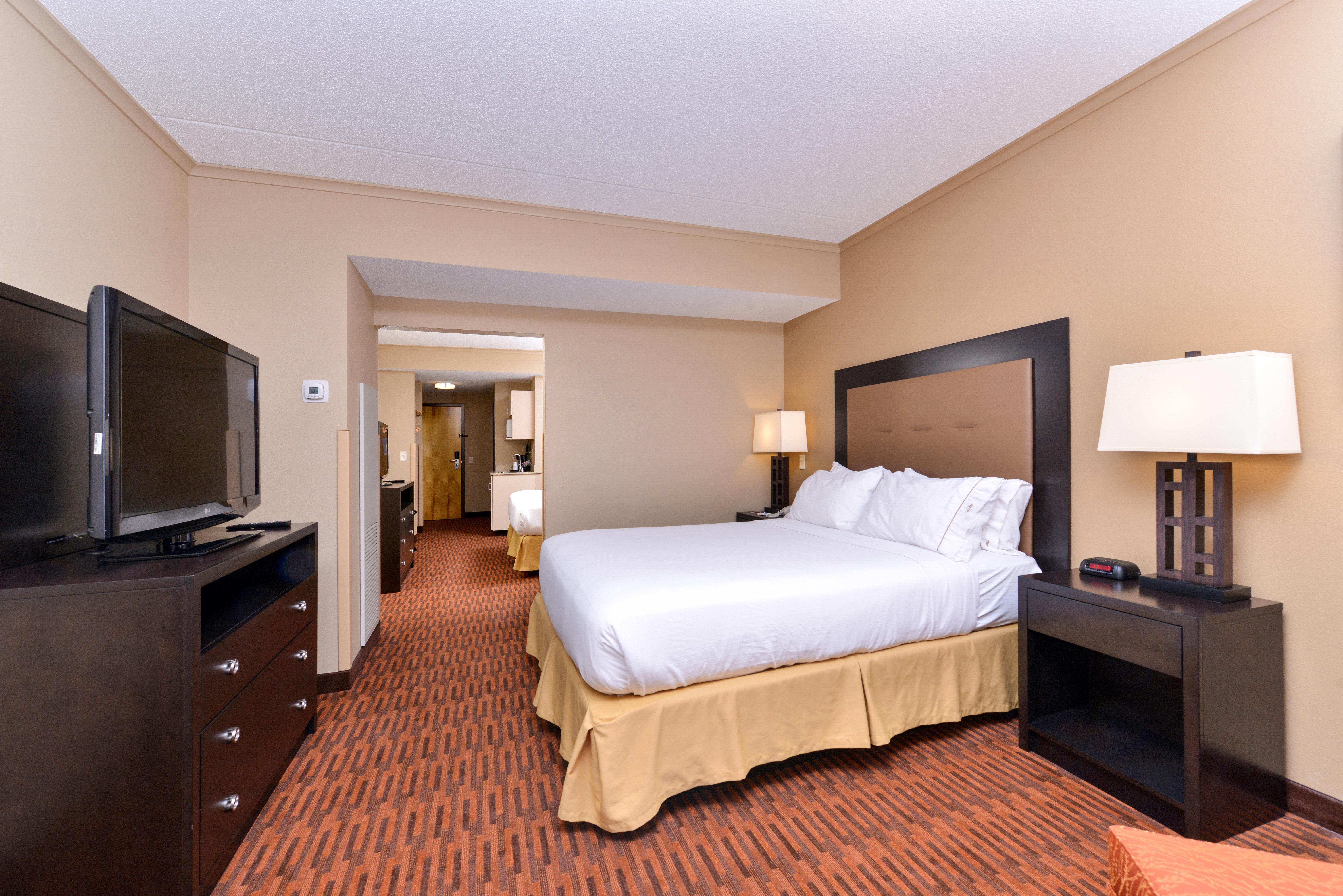 Holiday Inn Express Breezewood By Ihg Exterior photo