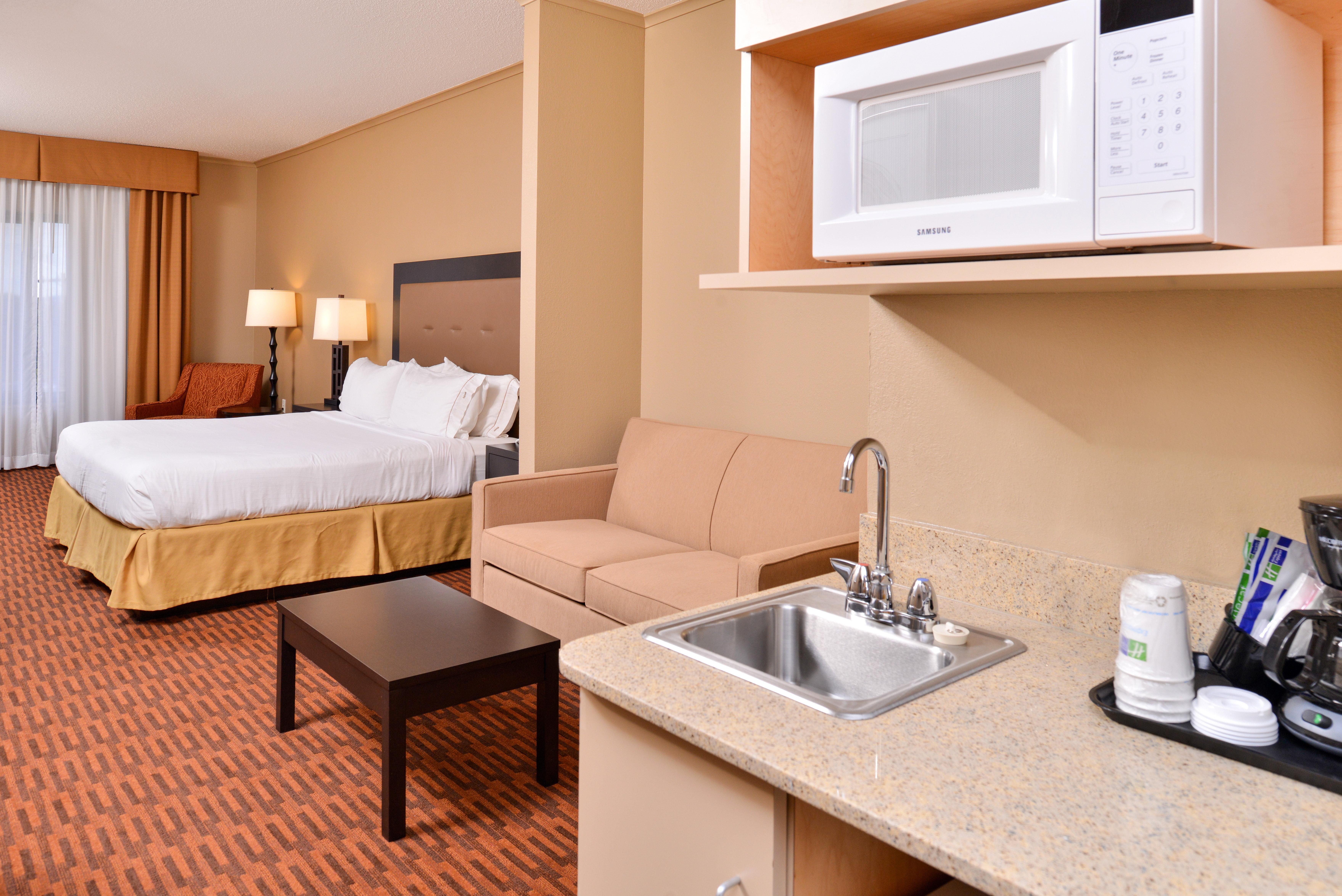 Holiday Inn Express Breezewood By Ihg Exterior photo