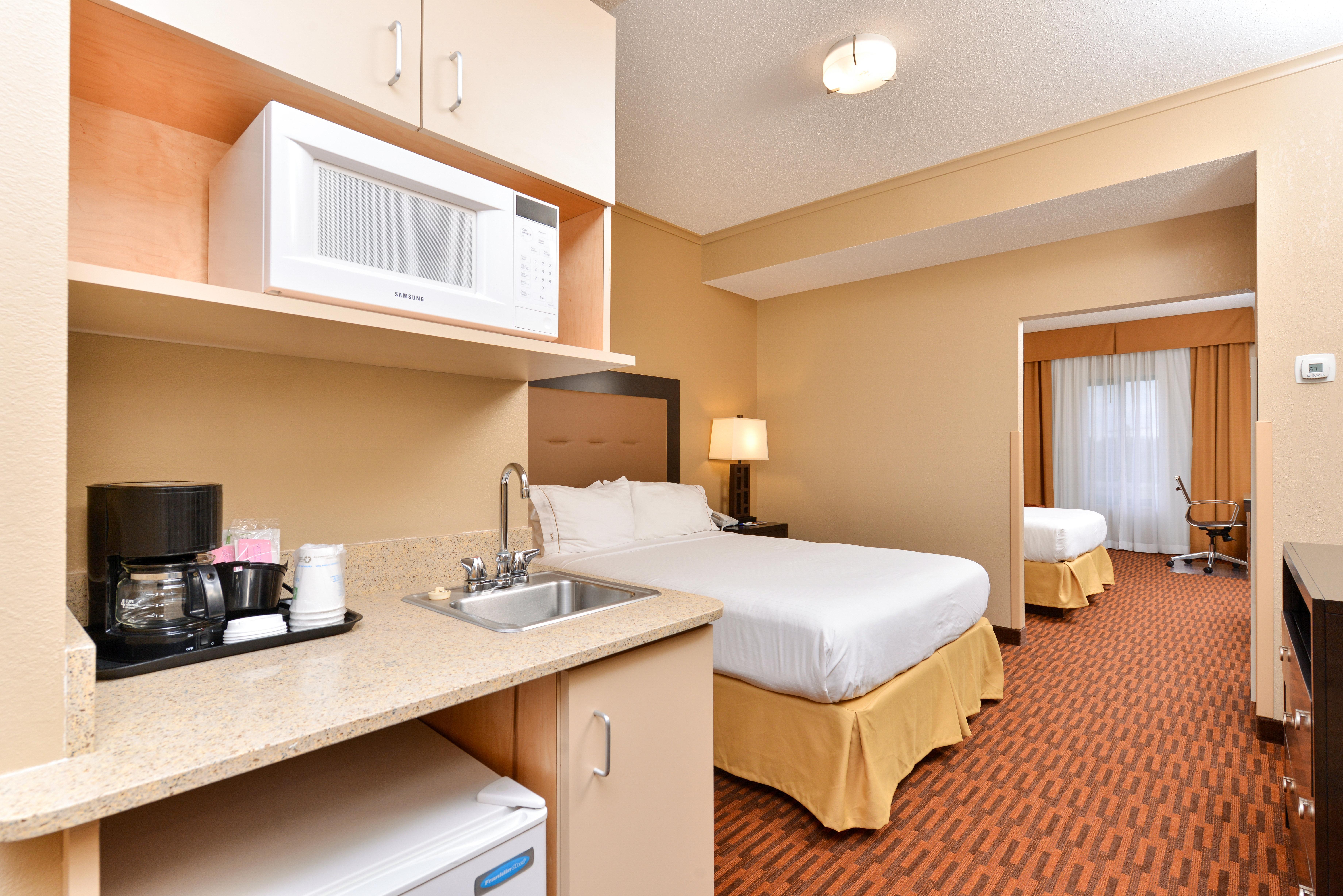 Holiday Inn Express Breezewood By Ihg Exterior photo