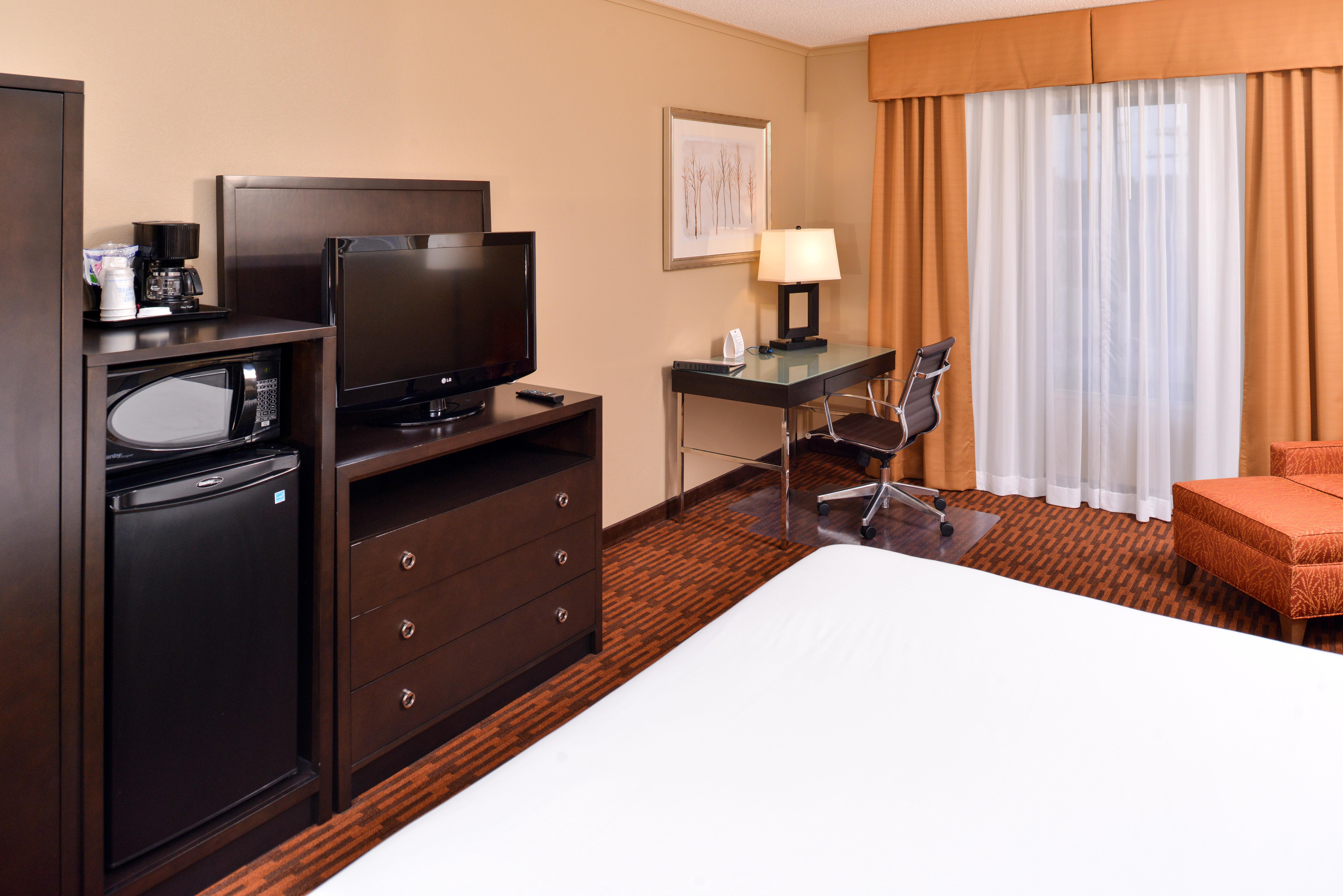 Holiday Inn Express Breezewood By Ihg Exterior photo