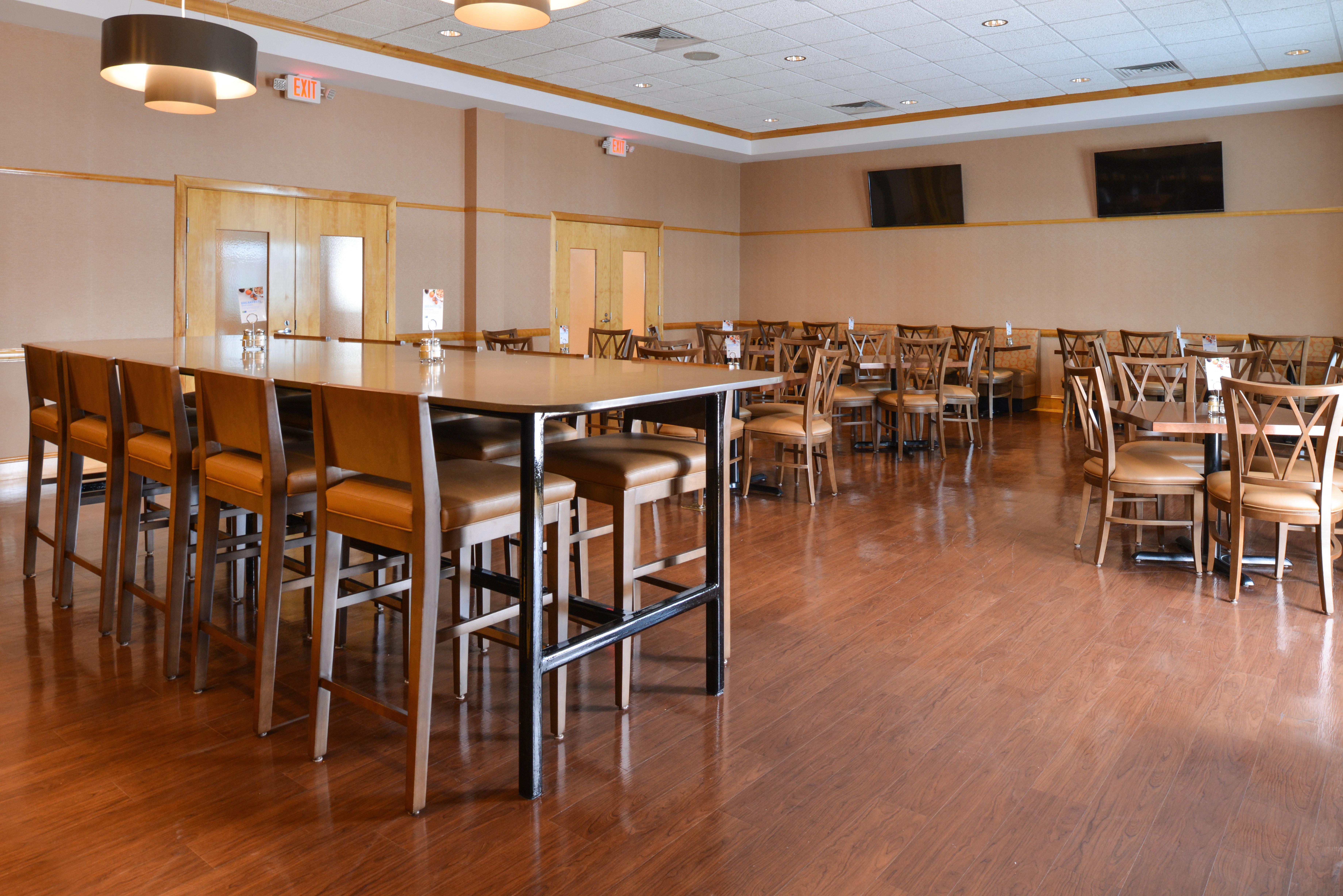 Holiday Inn Express Breezewood By Ihg Exterior photo