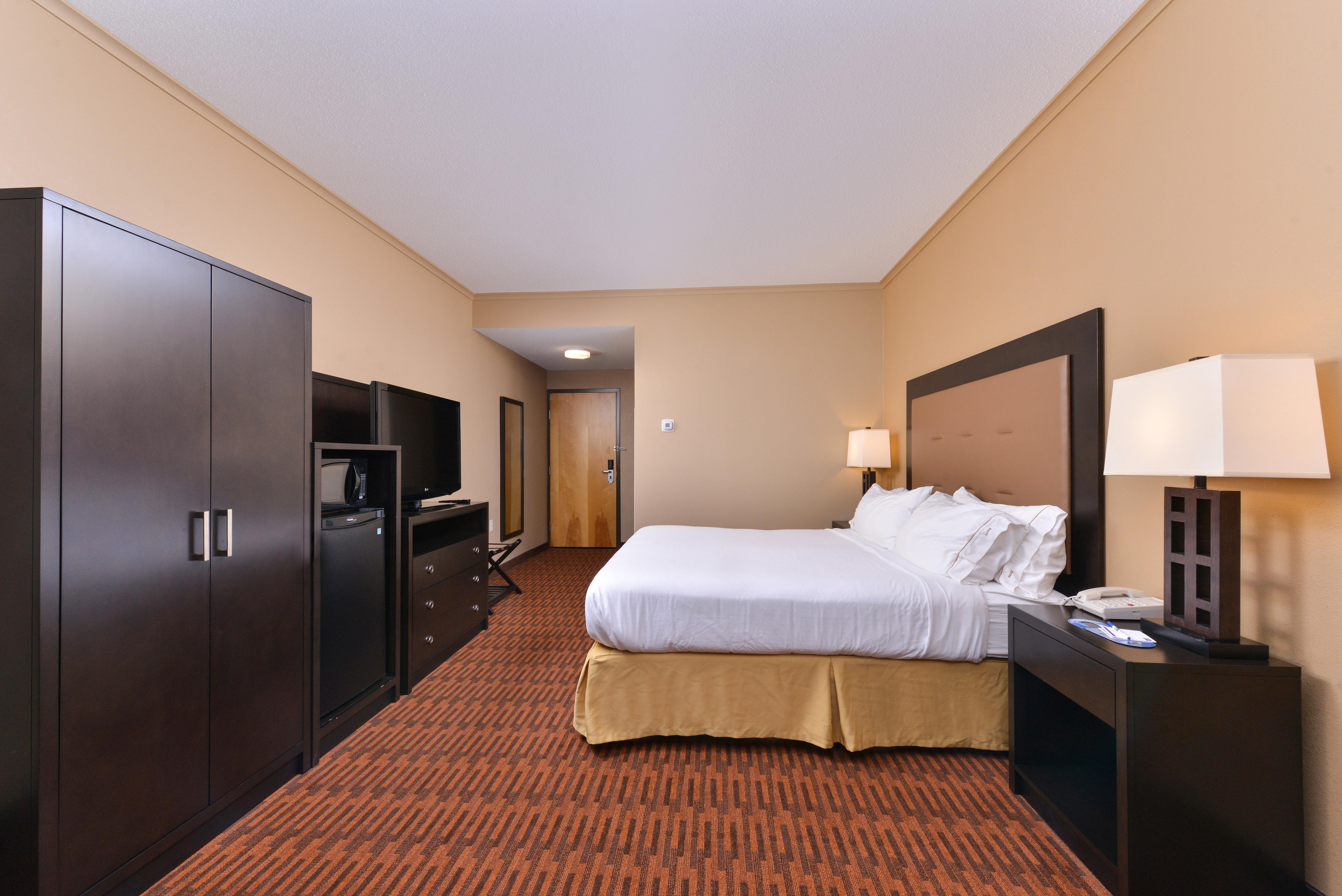 Holiday Inn Express Breezewood By Ihg Exterior photo
