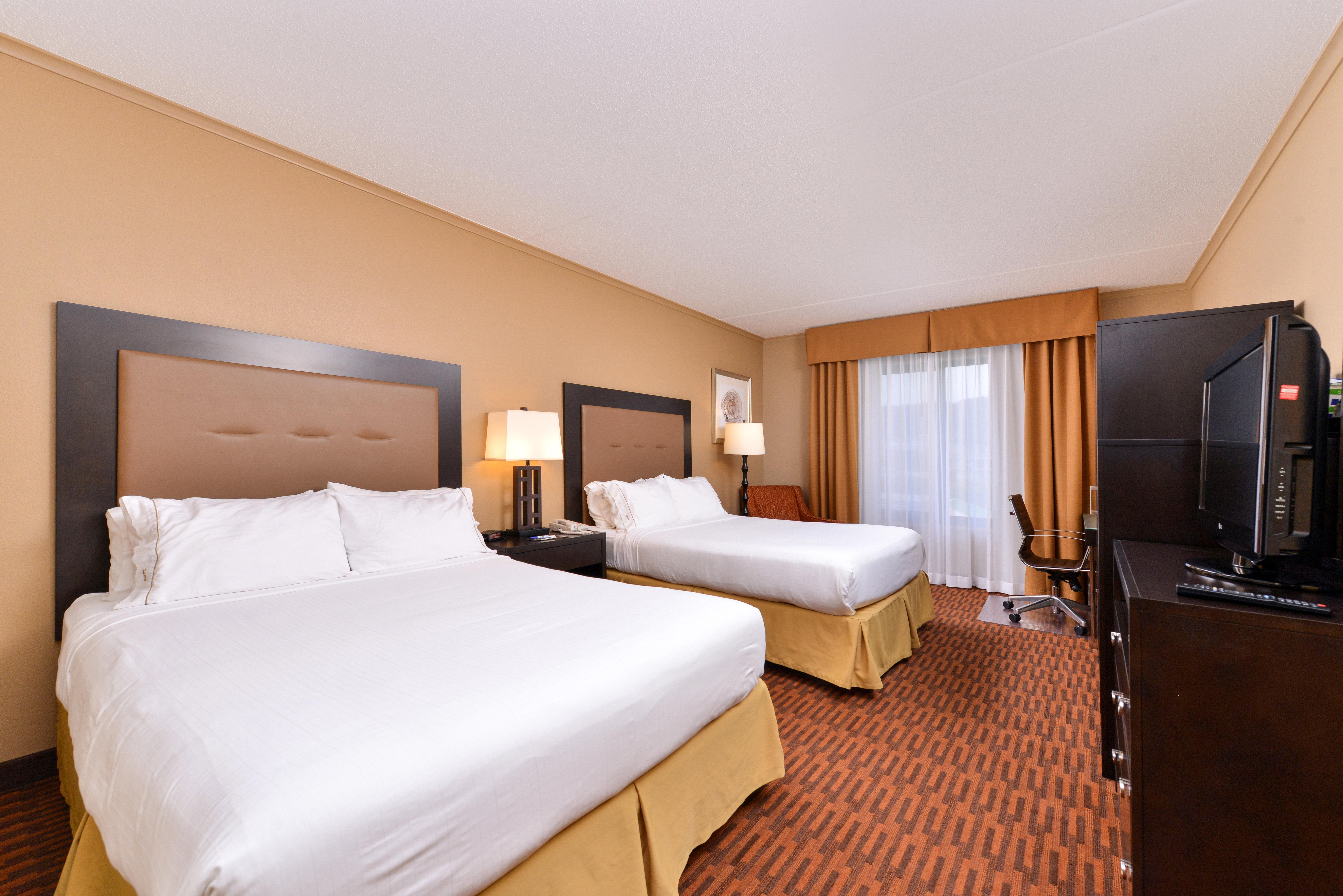 Holiday Inn Express Breezewood By Ihg Exterior photo