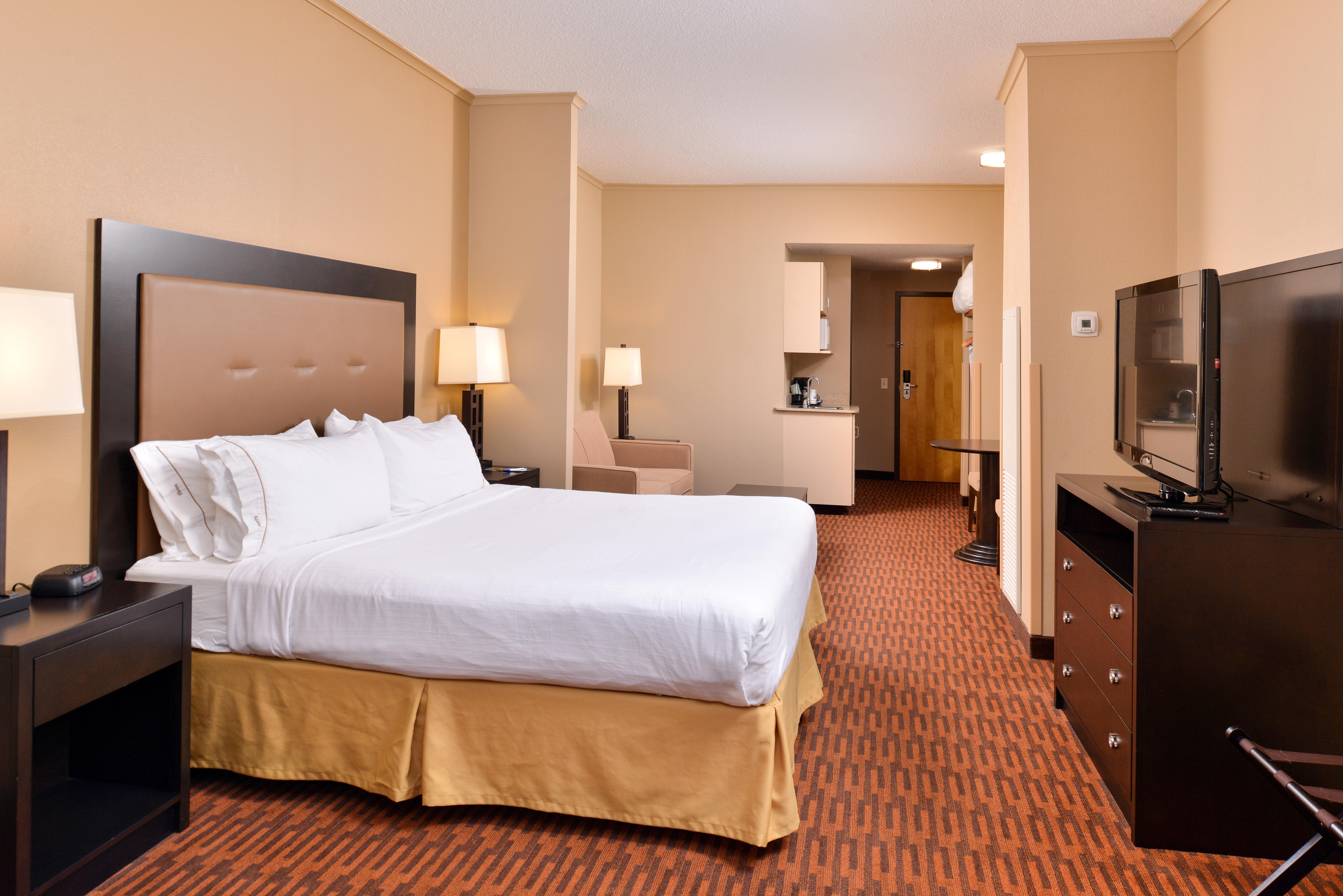Holiday Inn Express Breezewood By Ihg Exterior photo
