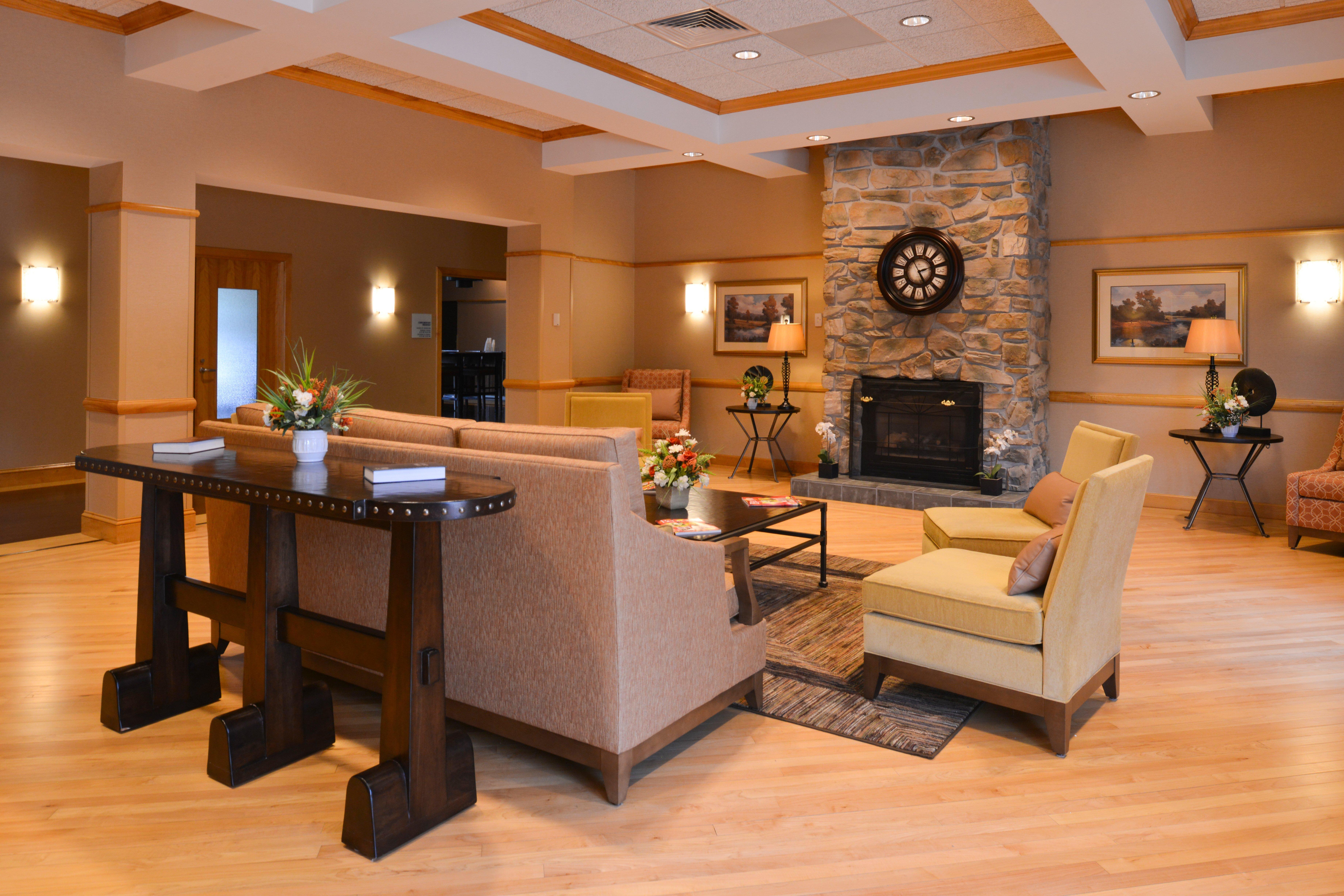 Holiday Inn Express Breezewood By Ihg Exterior photo